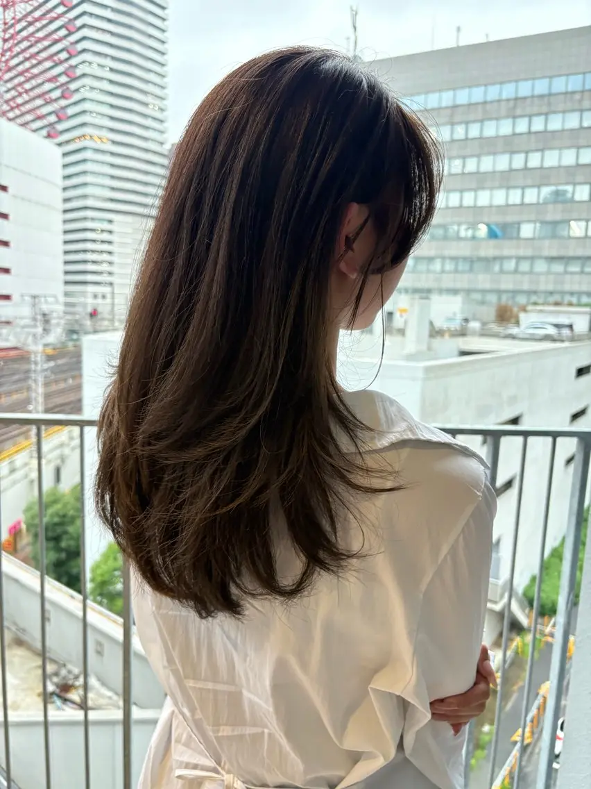ロング レイヤーカット カット 広瀬 帆々乃のヘアスタイル