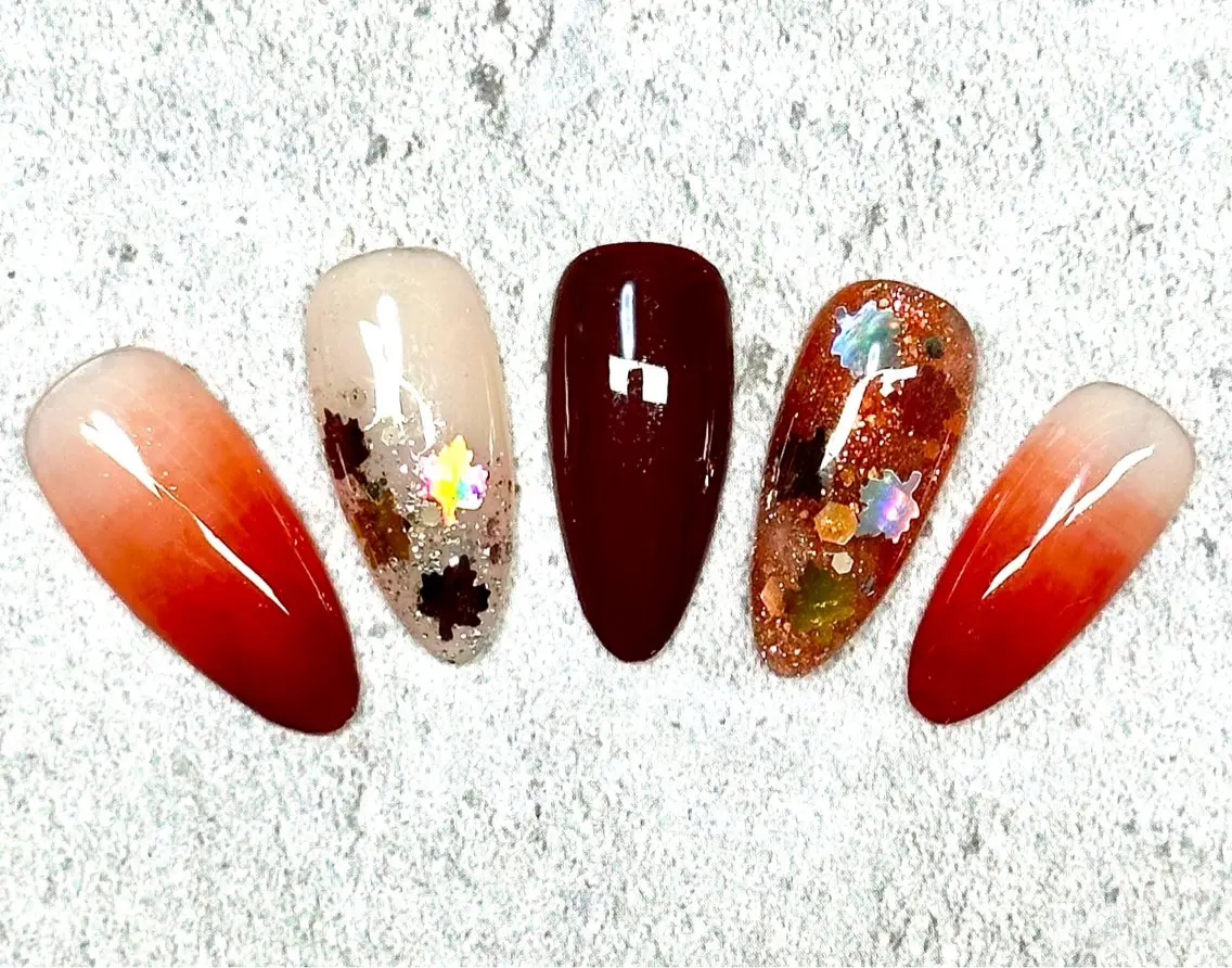 ネイル キラキラネイル ラメ(グリッター) マグネットネイル ミラーネイル ニュアンスネイル Mai’s nailのネイルデザイン