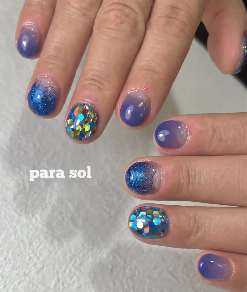 ネイル ブルー ジェルネイル グラデーション ホログラムネイル キラキラネイル ハンドネイル Para Sol nail Maoのネイルデザイン