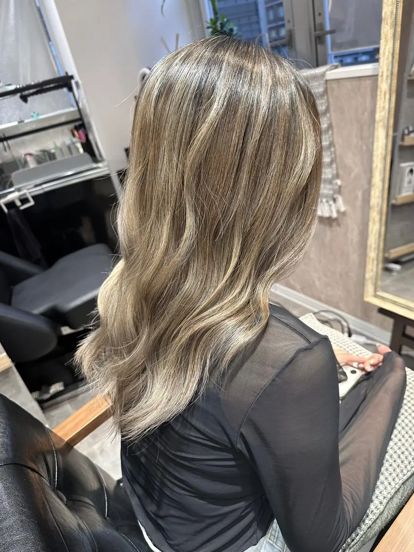 セミロング quill クイル　ツボイタクマのヘアスタイル