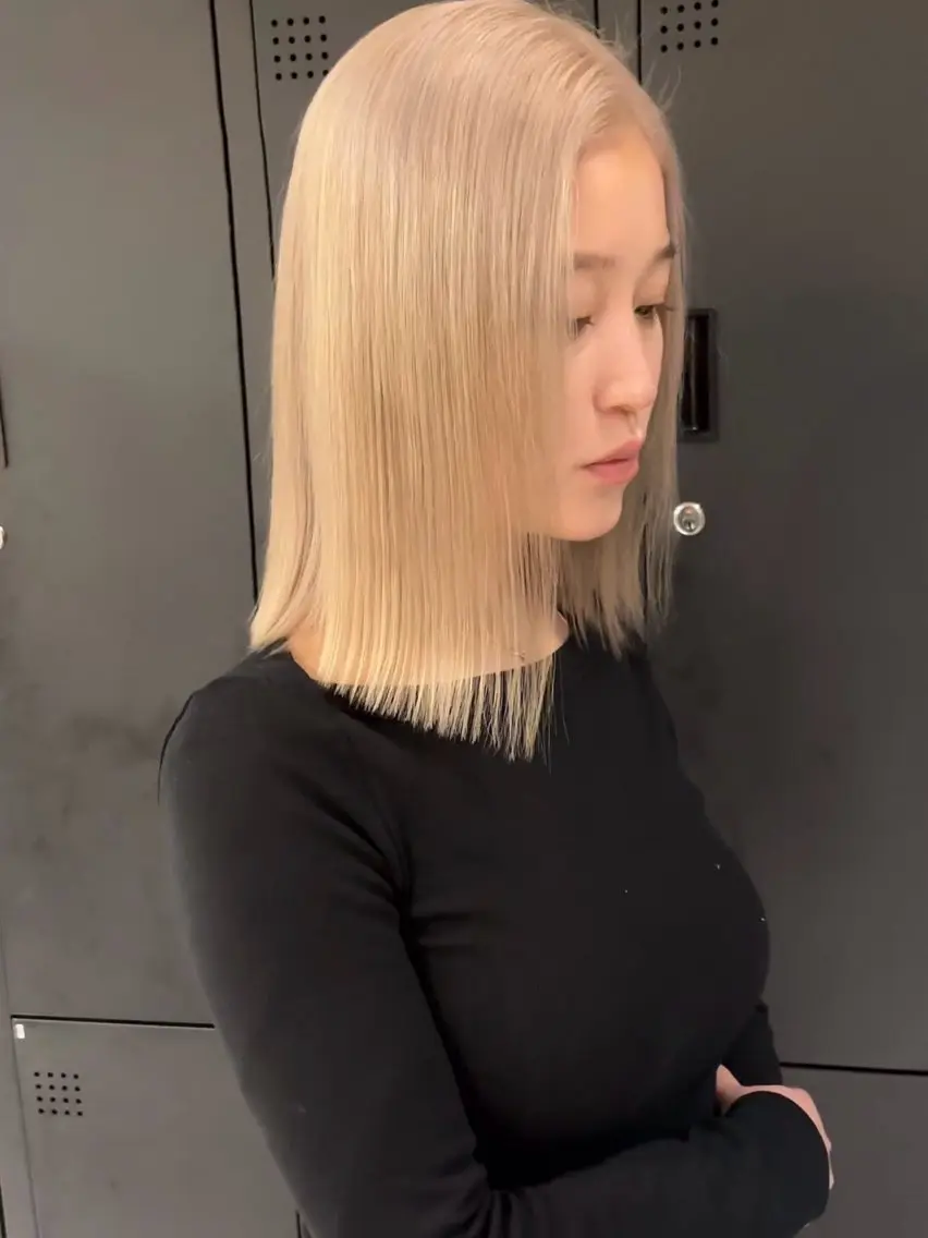 ミディアム カラー ヘアカラー KAEDE🌺Wカ ラー/ホワイトカラーのヘアスタイル