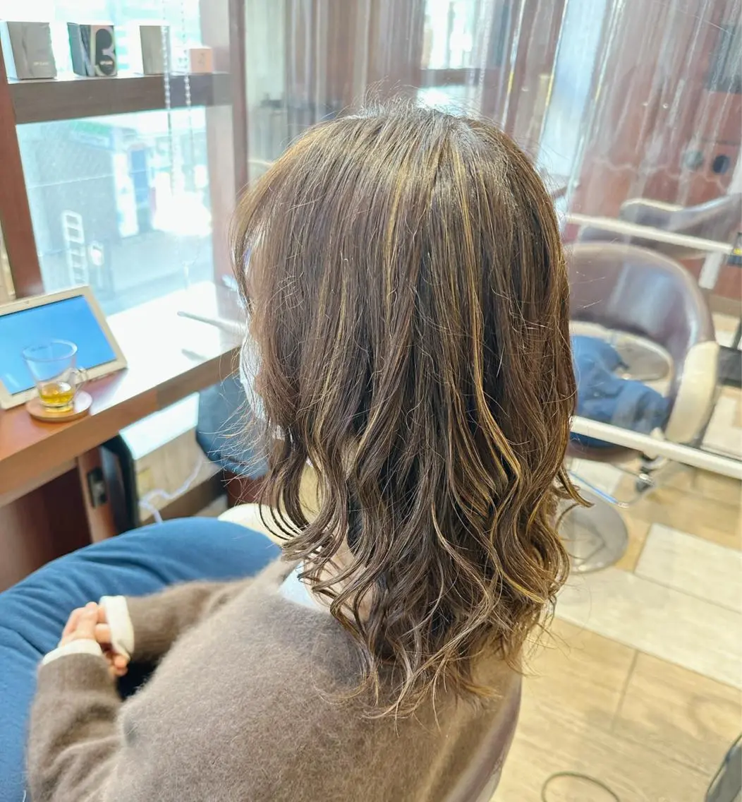 ロング カラー ハイライトカラー ハイライト ヘアカラー 髪質改善 すずきひじりのヘアスタイル