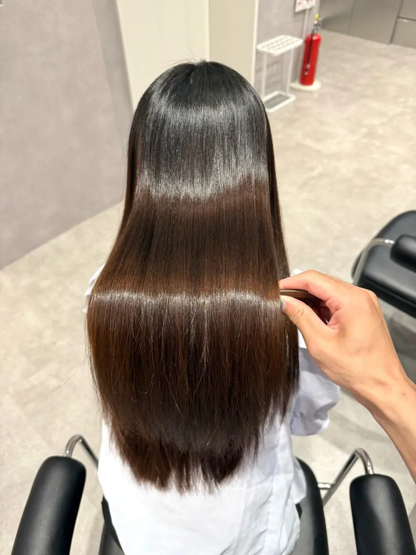ロング カラー パーマ ヘアアレンジ 髪質改善 縮毛矯正 トリートメント ストレートパーマ 縮毛矯正 トリートメント 縮毛矯正/髪質改善/ ブリーチ毛/木元渓太のヘアスタイル