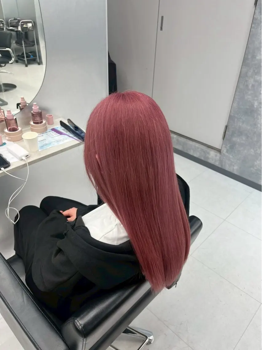 ロング カラー 🌈推し活ハイトーン 💫荒川結星のヘアスタイル