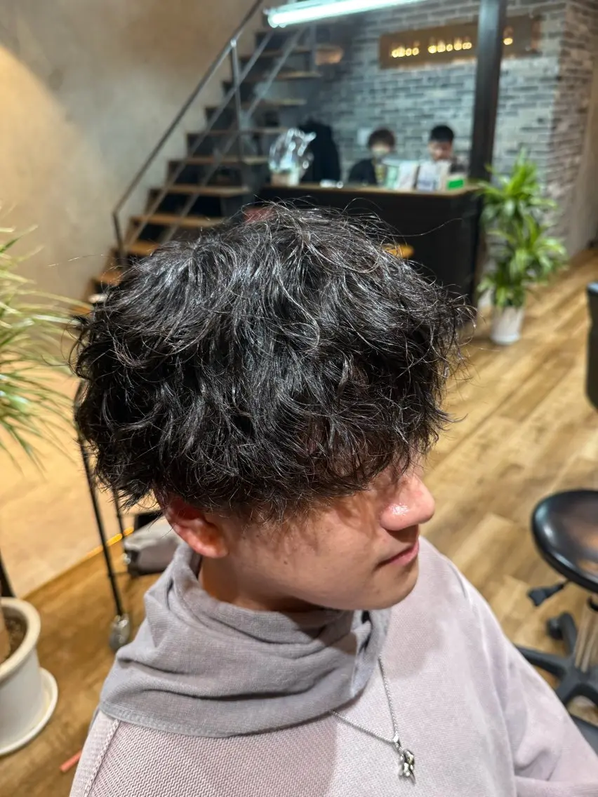 ミディアム パーマ メンズ 糸山 大輔のヘアスタイル