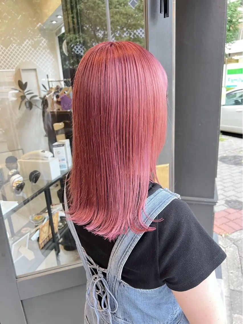 セミロング カラー 森 彩夏のヘアスタイル