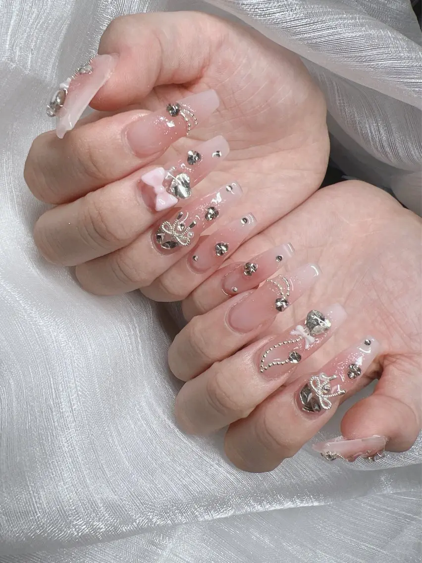ネイル 長さ出し グラデーション キラキラネイル マグネットネイル ニュアンスネイル Lee Nails チップ長さだし専門店のネイルデザイン