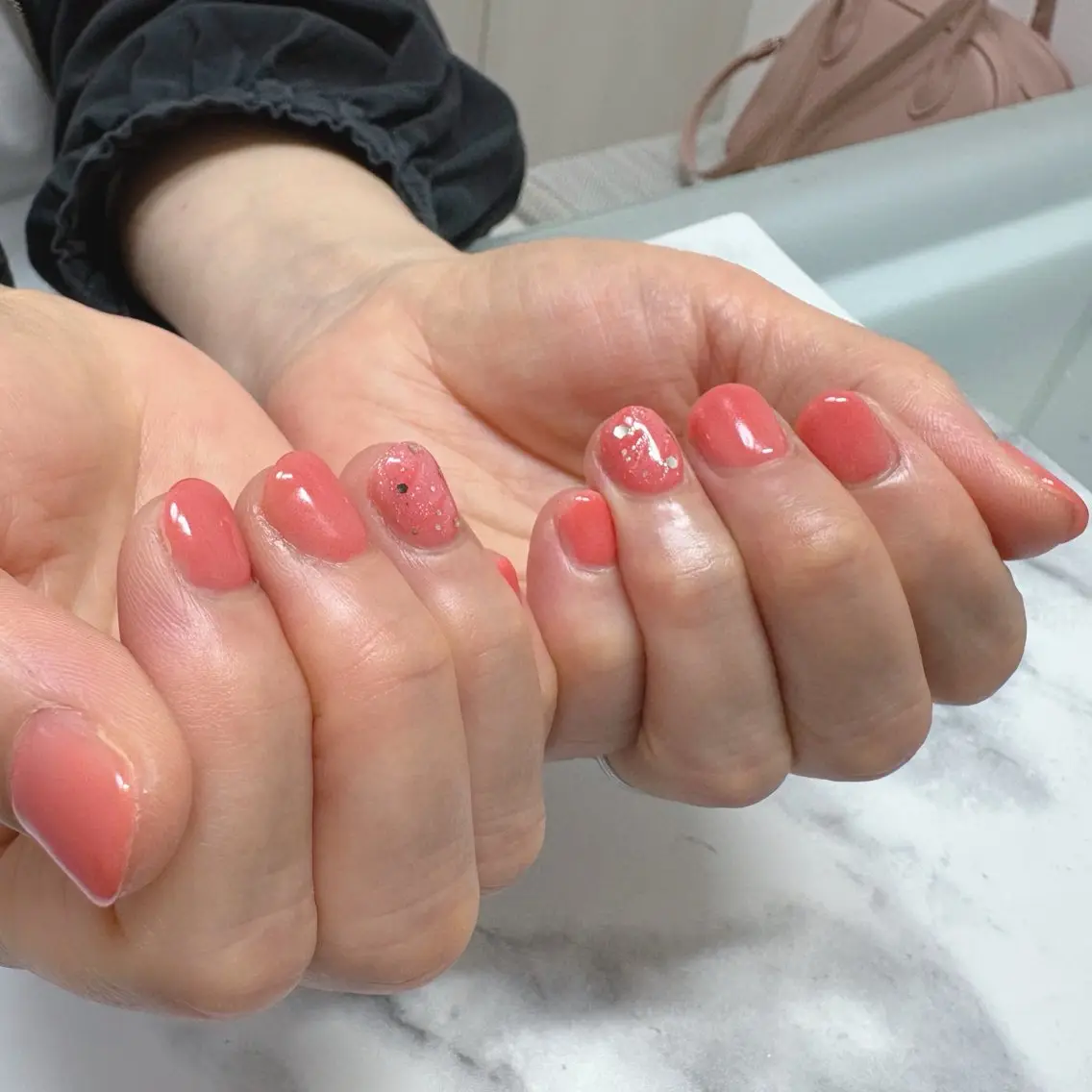 ネイル 大理石ネイル(マーブル) ピンク ハンドネイル ネイルサロン KURIKINDIのネイルデザイン
