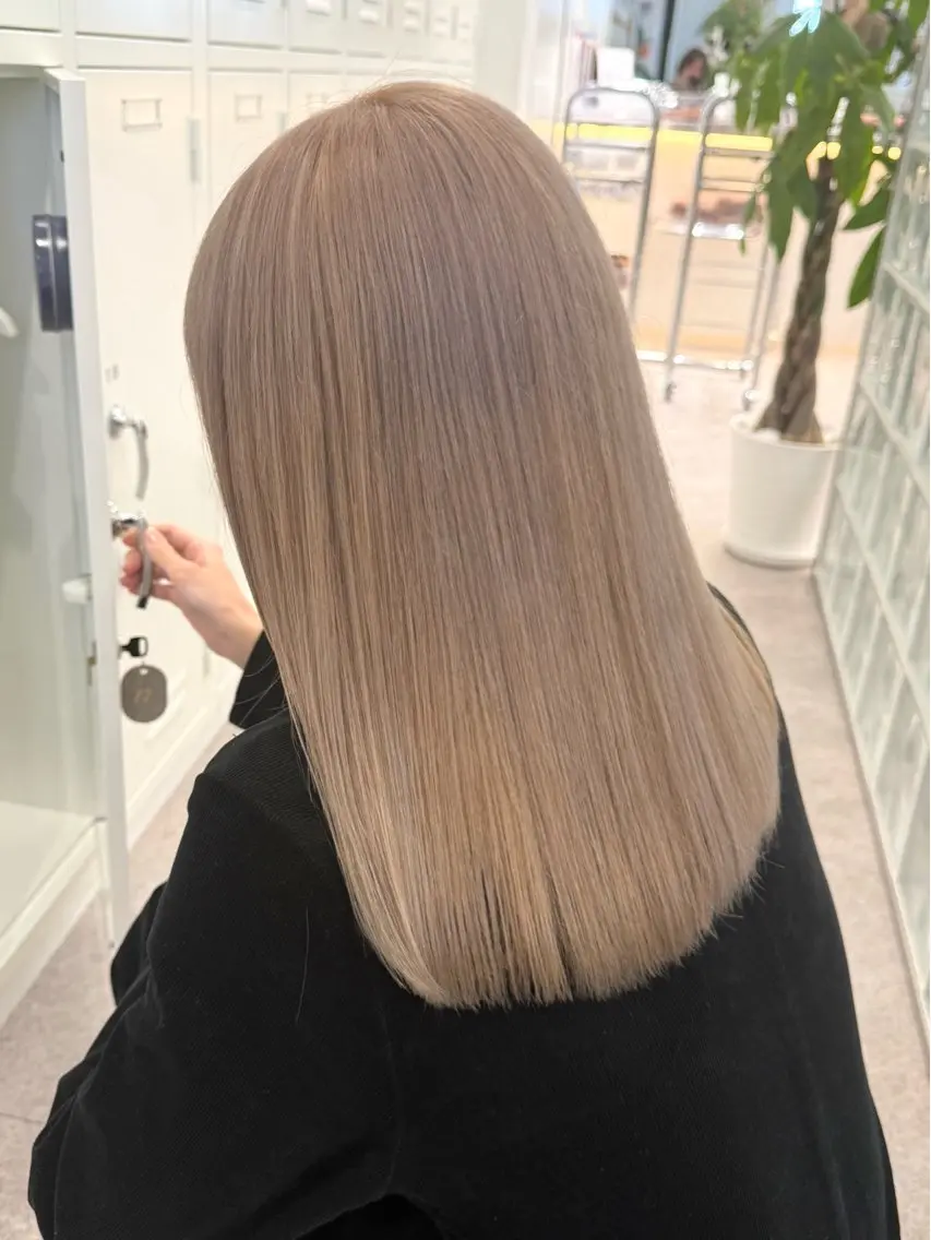 セミロング カラー ボブ/ショート⭐︎ カット無料⭐︎カレンのヘアスタイル
