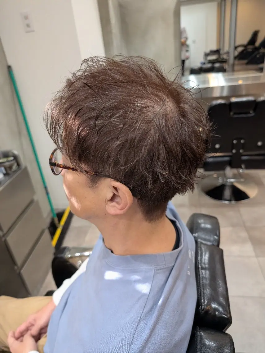 ショート メンズ カラー アップバング 刈り上げ 透明感カラー カット ヘアカラー QOL円山 YUTOのヘアスタイル