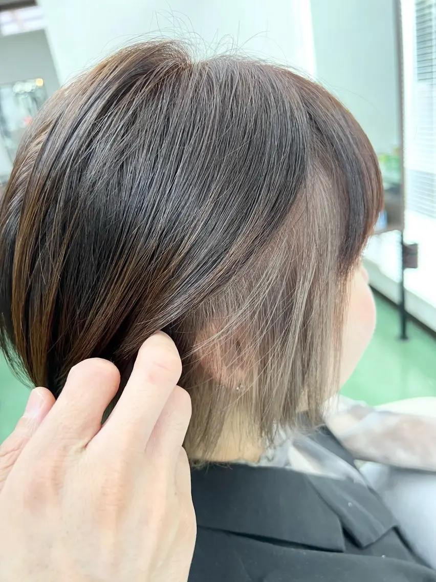 ショート カラー インナーカラー カット ヘアカラー 甲田 豪徳のヘアスタイル