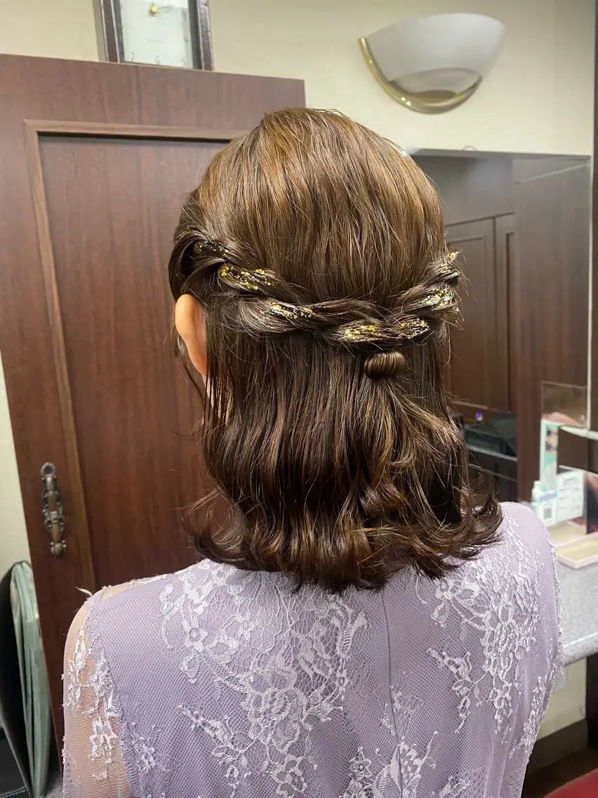 ヘアセット(ハーフアップ、ショート、ボブアレンジ)の写真