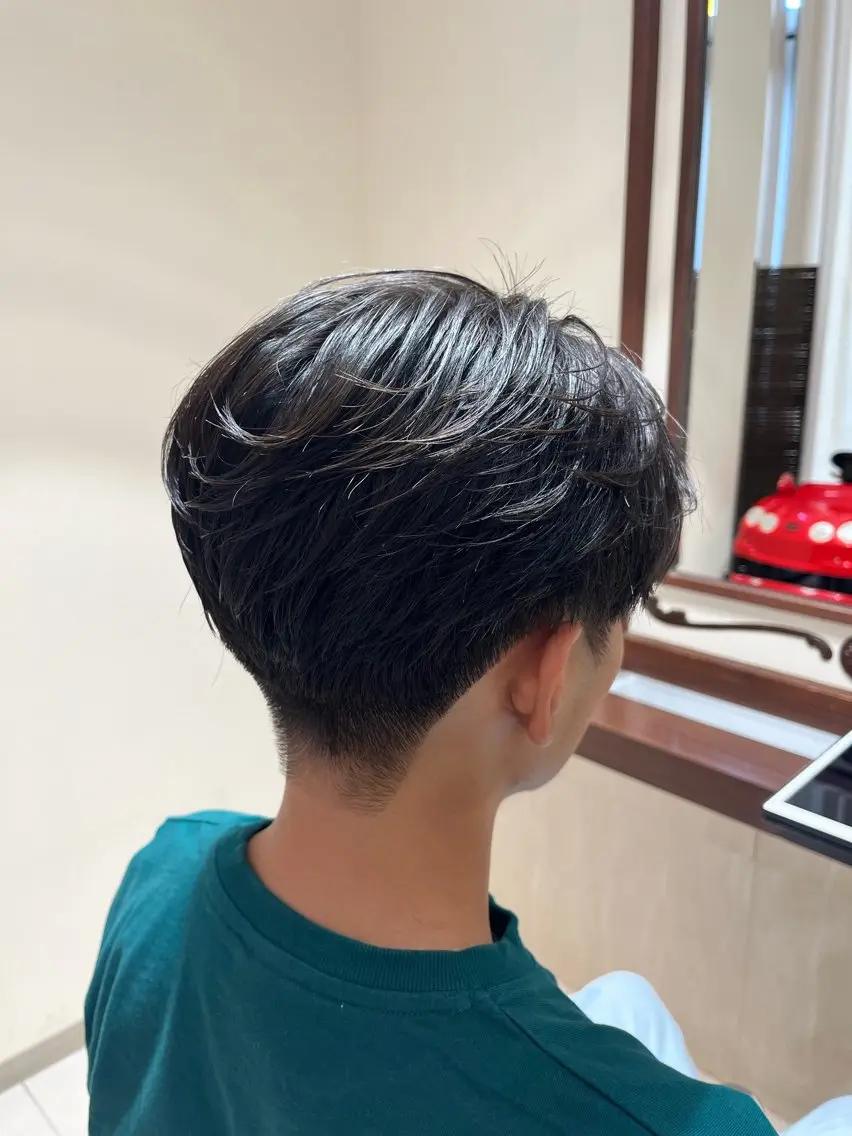 ショート パーマ メンズ センターパート メンズパーマ ニュアンスパーマ 🧊メンズ特化🧊 高木航希のヘアスタイル