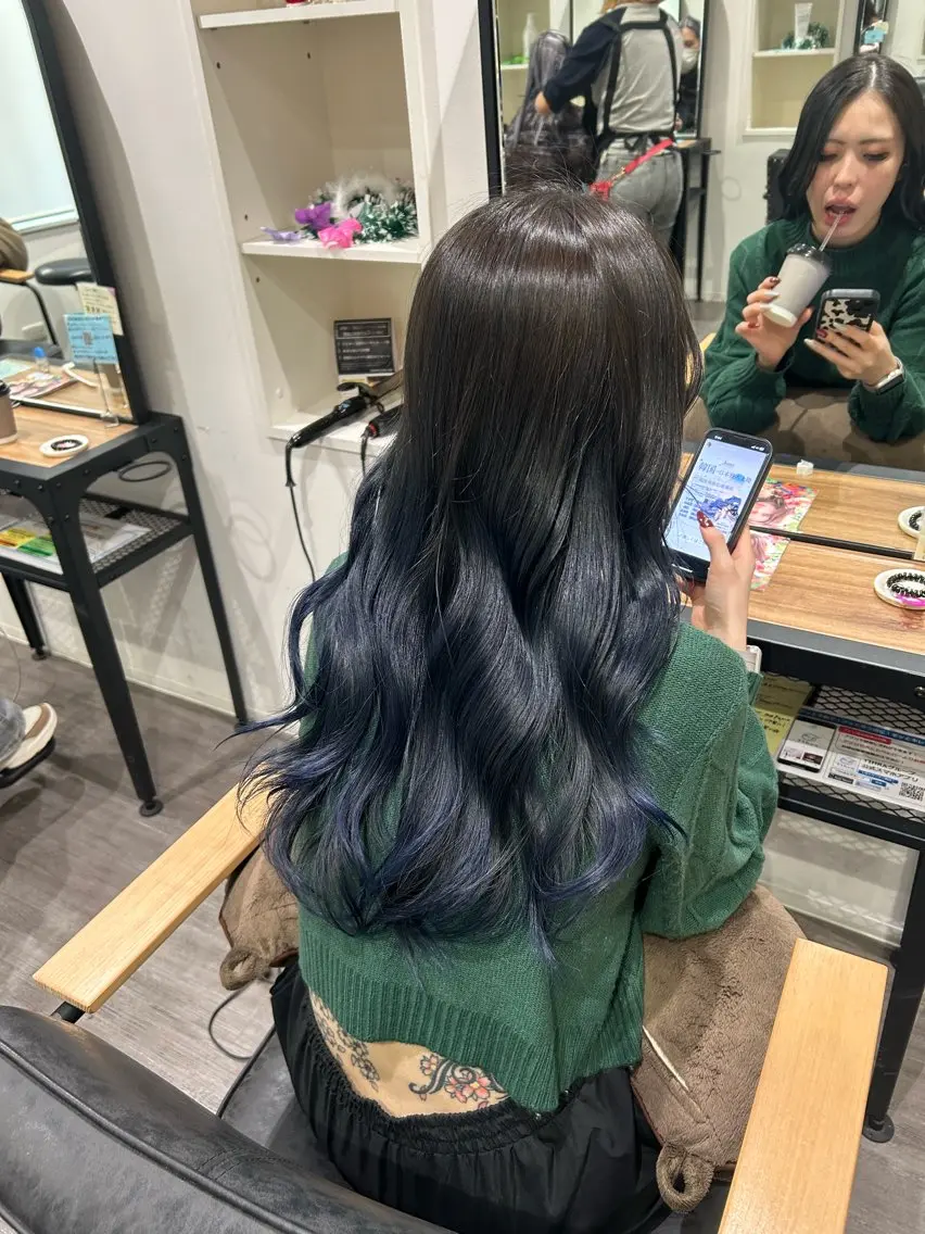 ロング カラー ヘアアレンジ グラデーションカラー ネイビーカラー cocotte 💟草間紫音💟のヘアスタイル