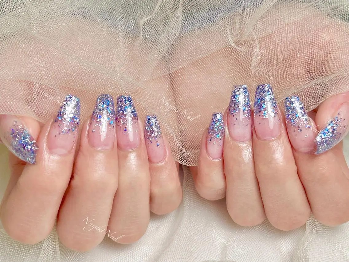 ネイル 🦋 Queenieのネイルデザイン