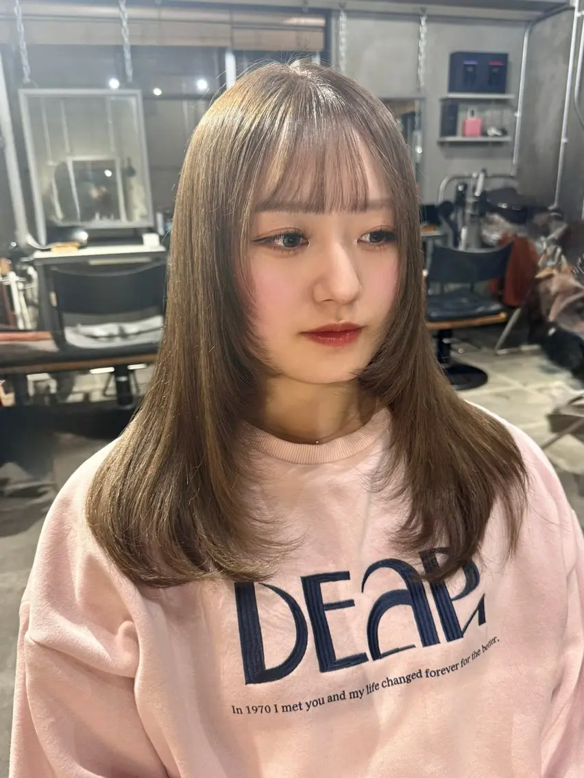 セミロング カット ヘアカラー トリートメント 佐伯 桃のヘアスタイル