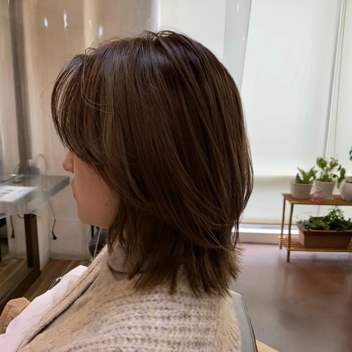 ミディアム カラー ギャルソン オブヘアーのヘアスタイル