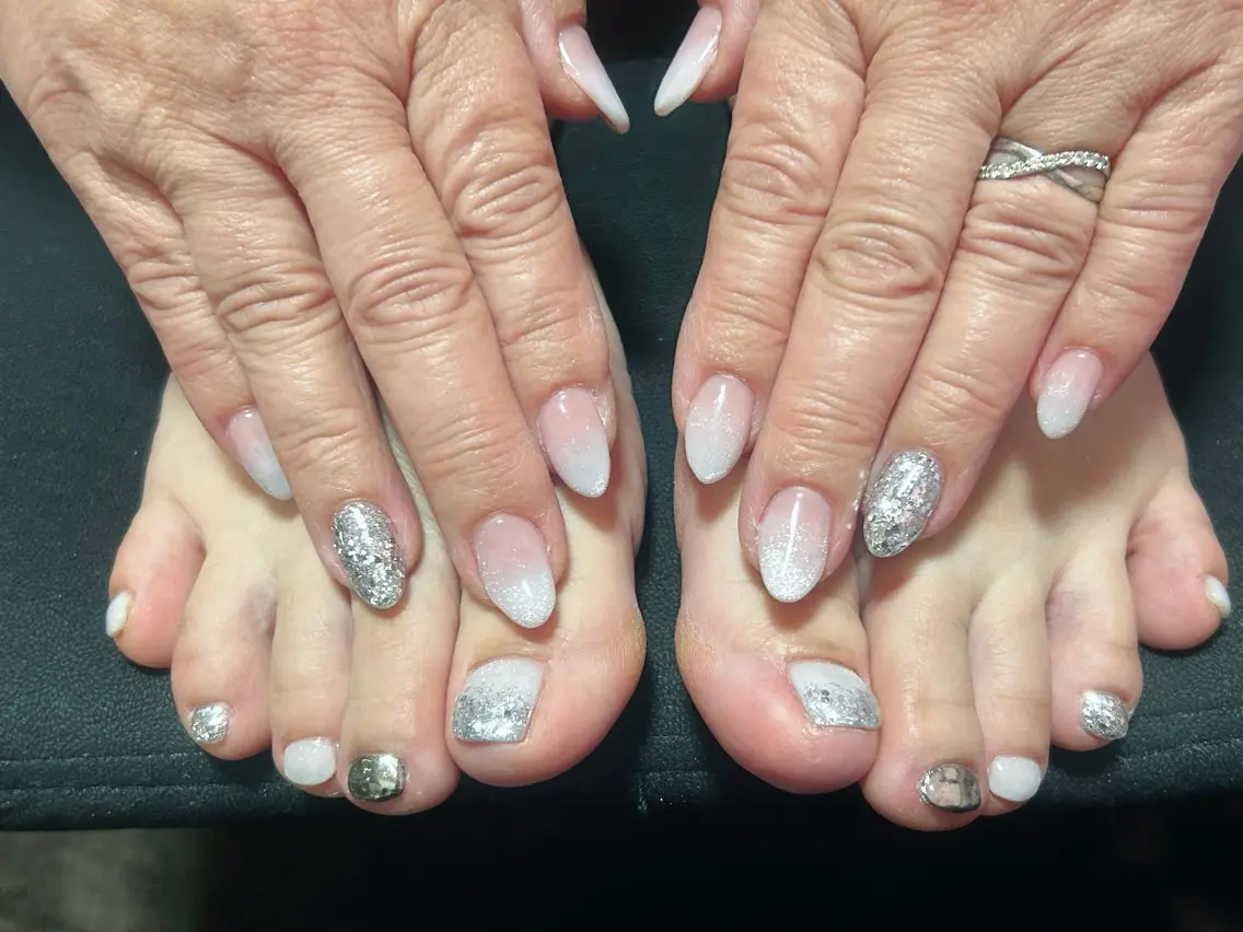 ネイル フットネイル ホワイト ハンドネイル i nailのネイルデザイン