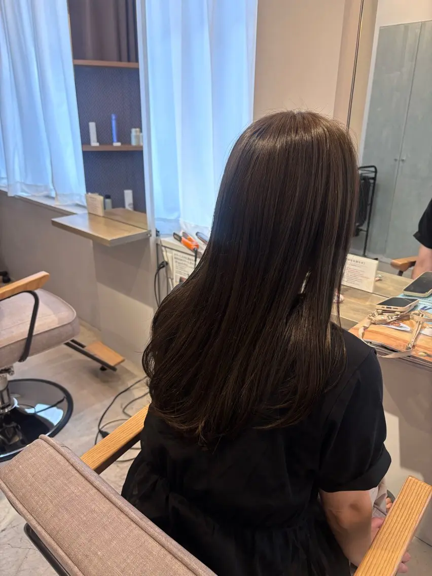 ロング カラー 真鍋 月音のヘアスタイル