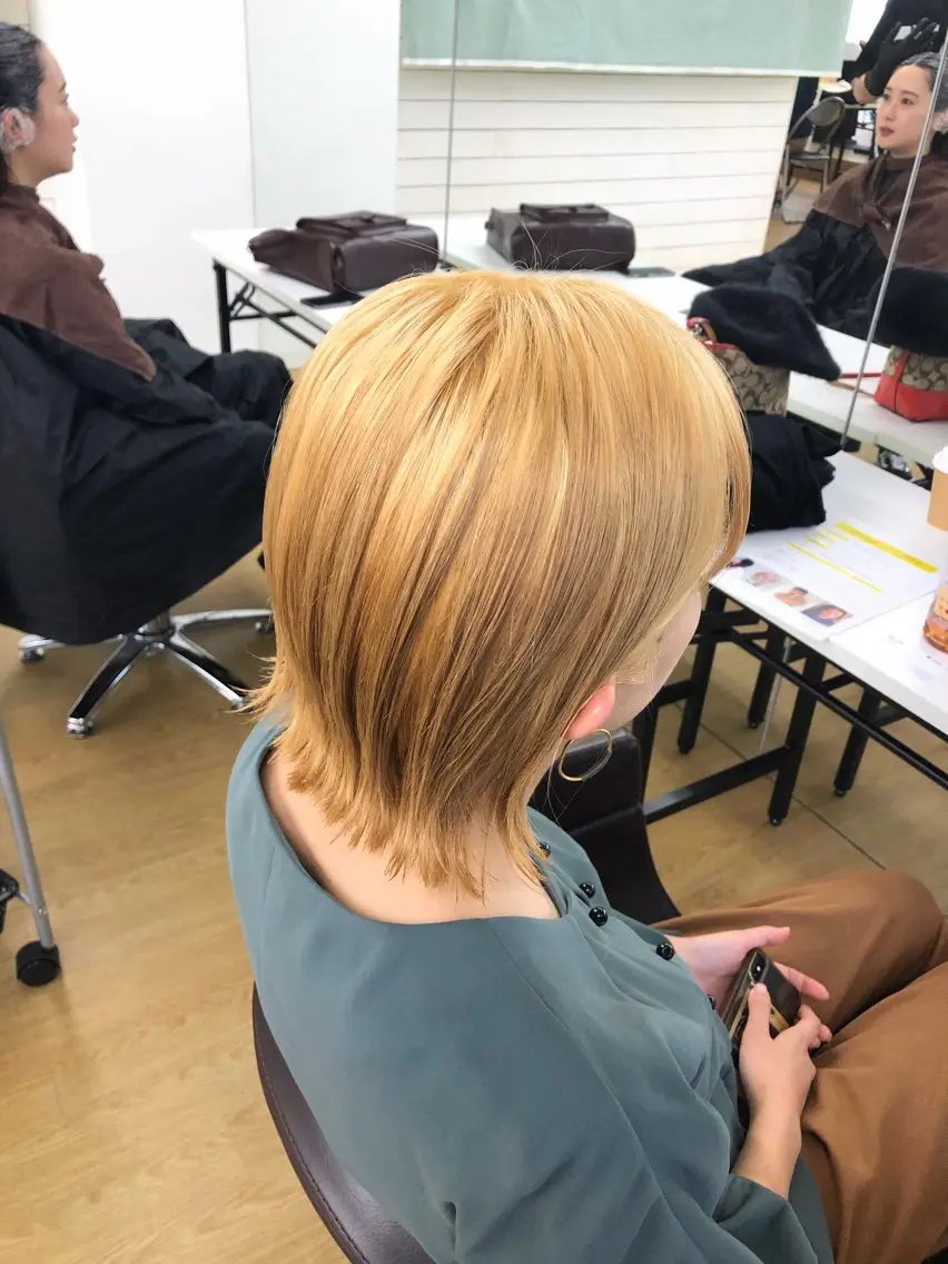ミディアム カラー ヘアカラー 🌈髪質改善🌈 過去の1艶サラ体験✨のヘアスタイル