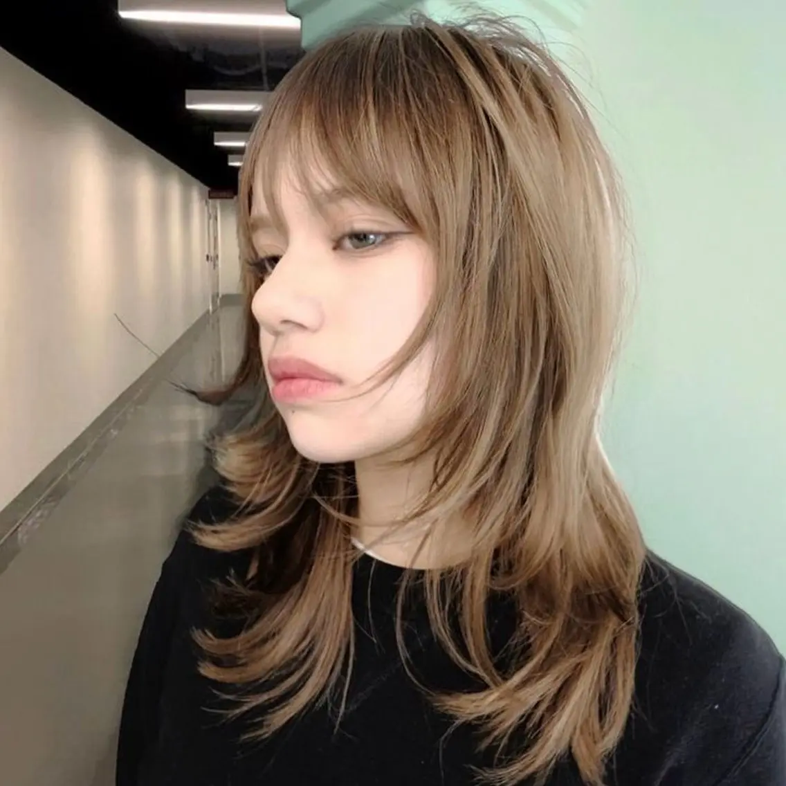 セミロング ウルフカット レイヤー/ベージュ mikuのヘアスタイル