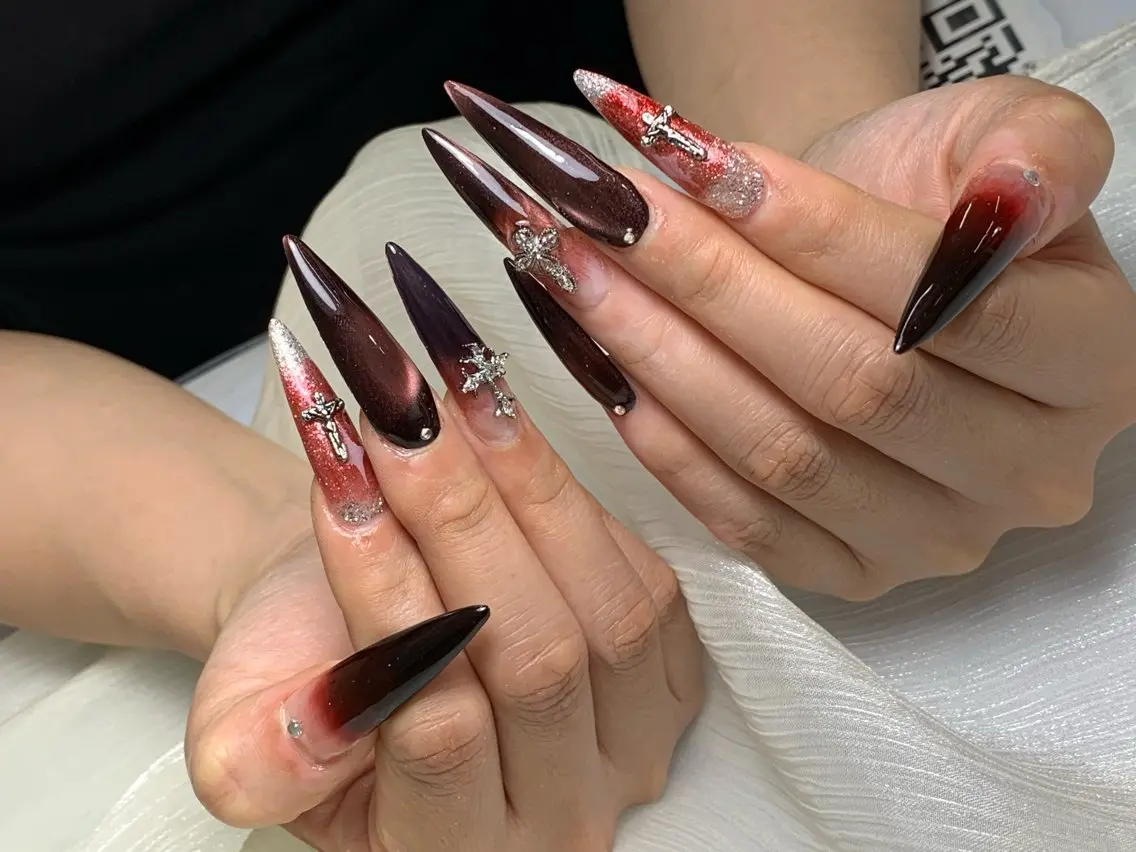 ネイル チークネイル ドット フットネイル フレンチネイル グラデーション ハンドネイル HANA 川越東口ネイルサロンのネイルデザイン