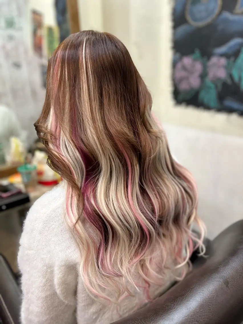 ロング ヘアカラー エクステ 成安 雪菜のヘアスタイル