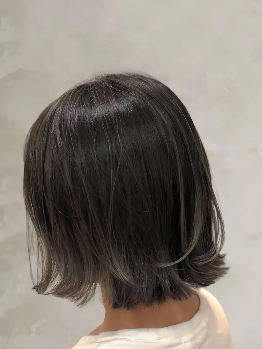 ミディアム ボブ 似合わせカットカラー 🌿つじおかるみのヘアスタイル