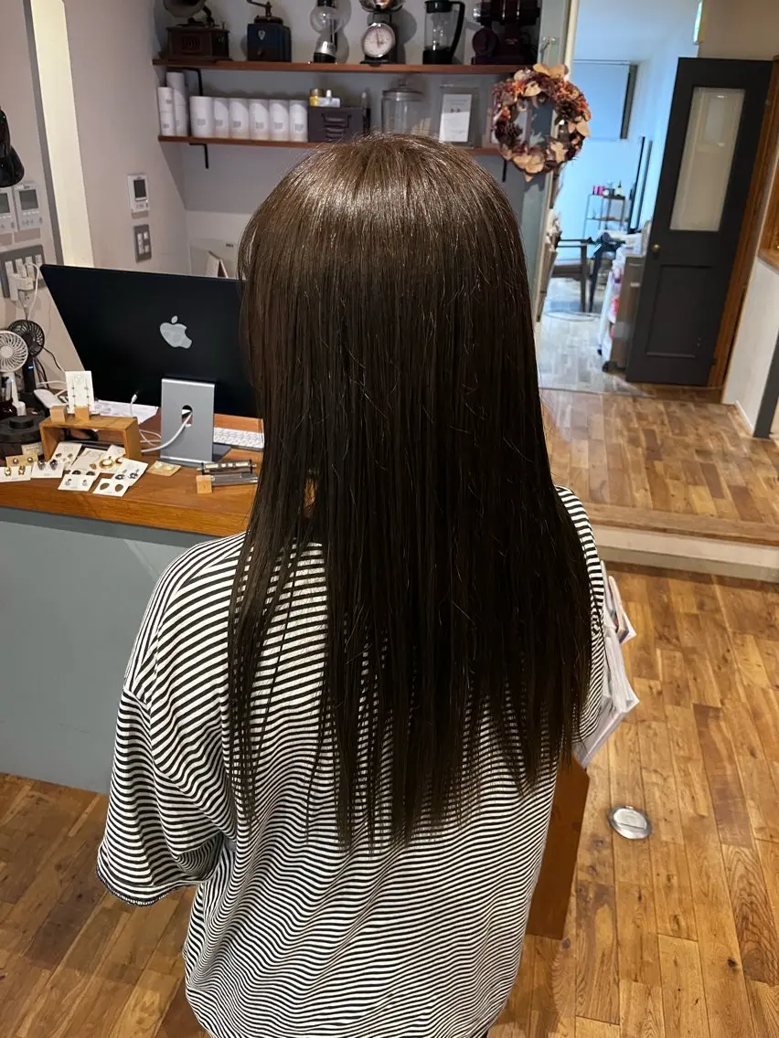 カラー グレージュ オリーブグレージュ オリーブグレー ヘアカラー moka/ブリーチ /カットのヘアスタイル