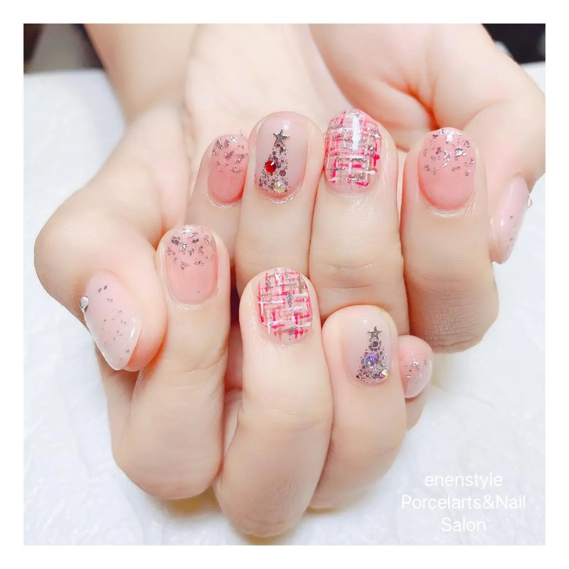 ミディアム ネイル ハンドネイル 🐾enen style 🐾のネイルデザイン