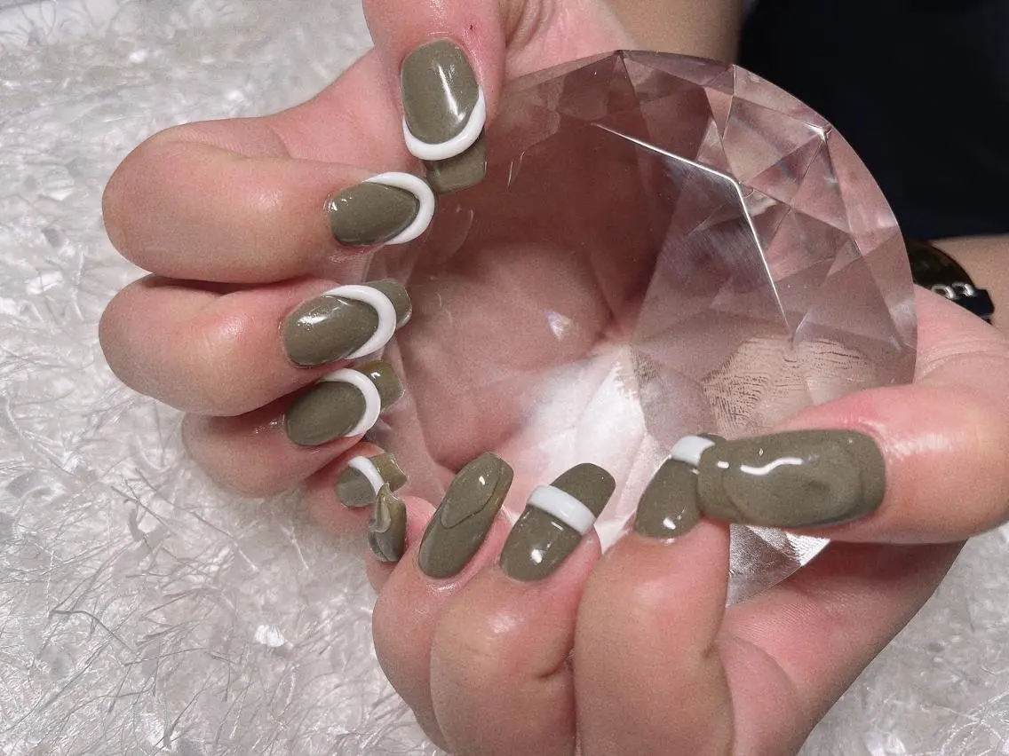 ネイル 長さ出し ジェルネイル グラデーション 韓国ネイル マグネットネイル ハンドネイル Nail&eye Belire 新宿のネイルデザイン