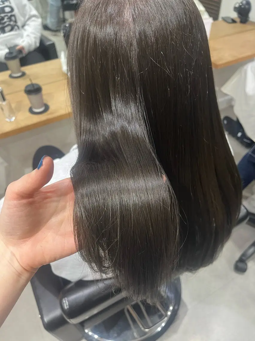 セミロング カラー ベージュカラー オリーブベージュ 髪質改善 カット ヘアカラー トリートメント ✨🎨ブリーチなし 透明感カラー✨美友のヘアスタイル