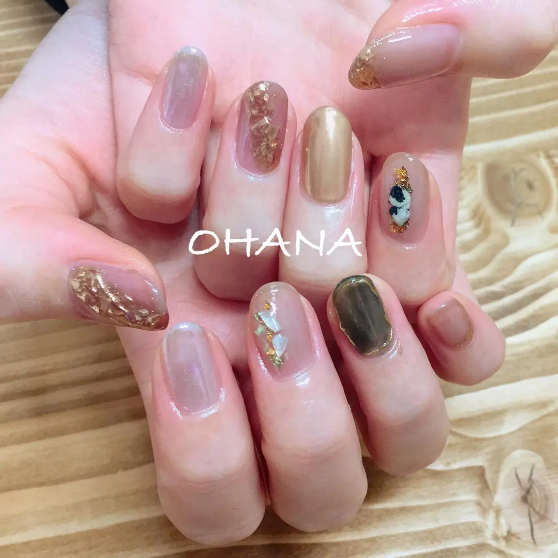 ネイル べっ甲ネイル フットネイル ラメ(グリッター) ラメグラデーション マグネットネイル nailroom OHANA🌴のネイルデザイン