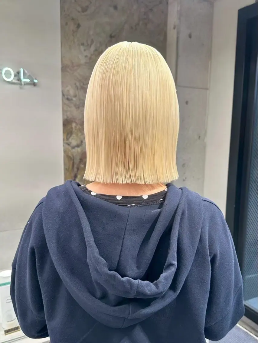 カラー 抜きっぱなしブロンド ブロンド ヘアカラー ハイトーンカラー🪽 suzuhoのヘアスタイル