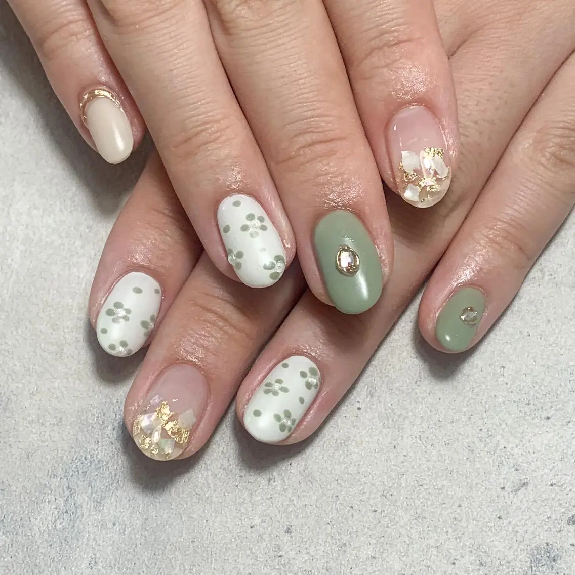 ネイル ハンドネイル FIORITURA aiのネイルデザイン