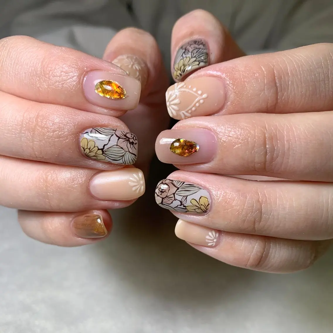 ネイル ハンドネイル FIORITURA aiのネイルデザイン
