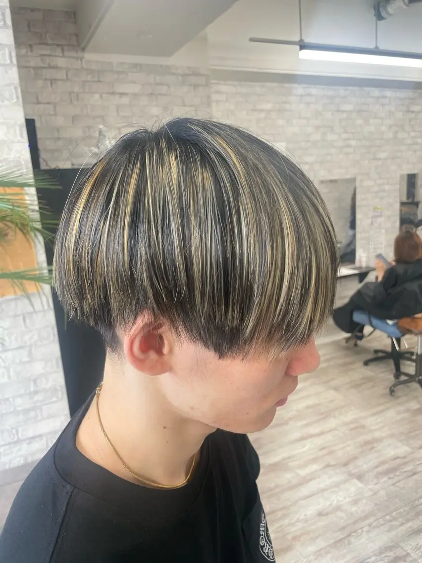 ショート カラー メンズ MOMO艶髪 🩵モテカラーのヘアスタイル