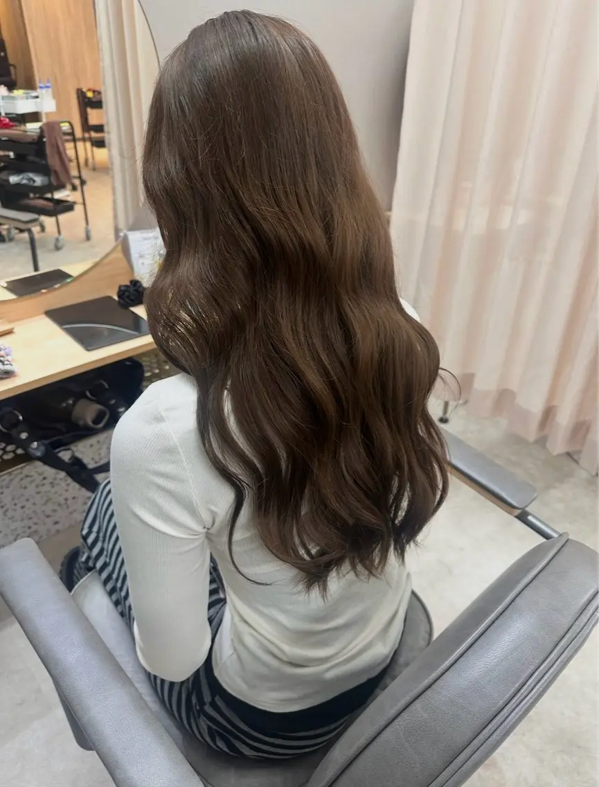 ロング カラー ヘアカラー トリートメント 豊岡 藍斗のヘアスタイル