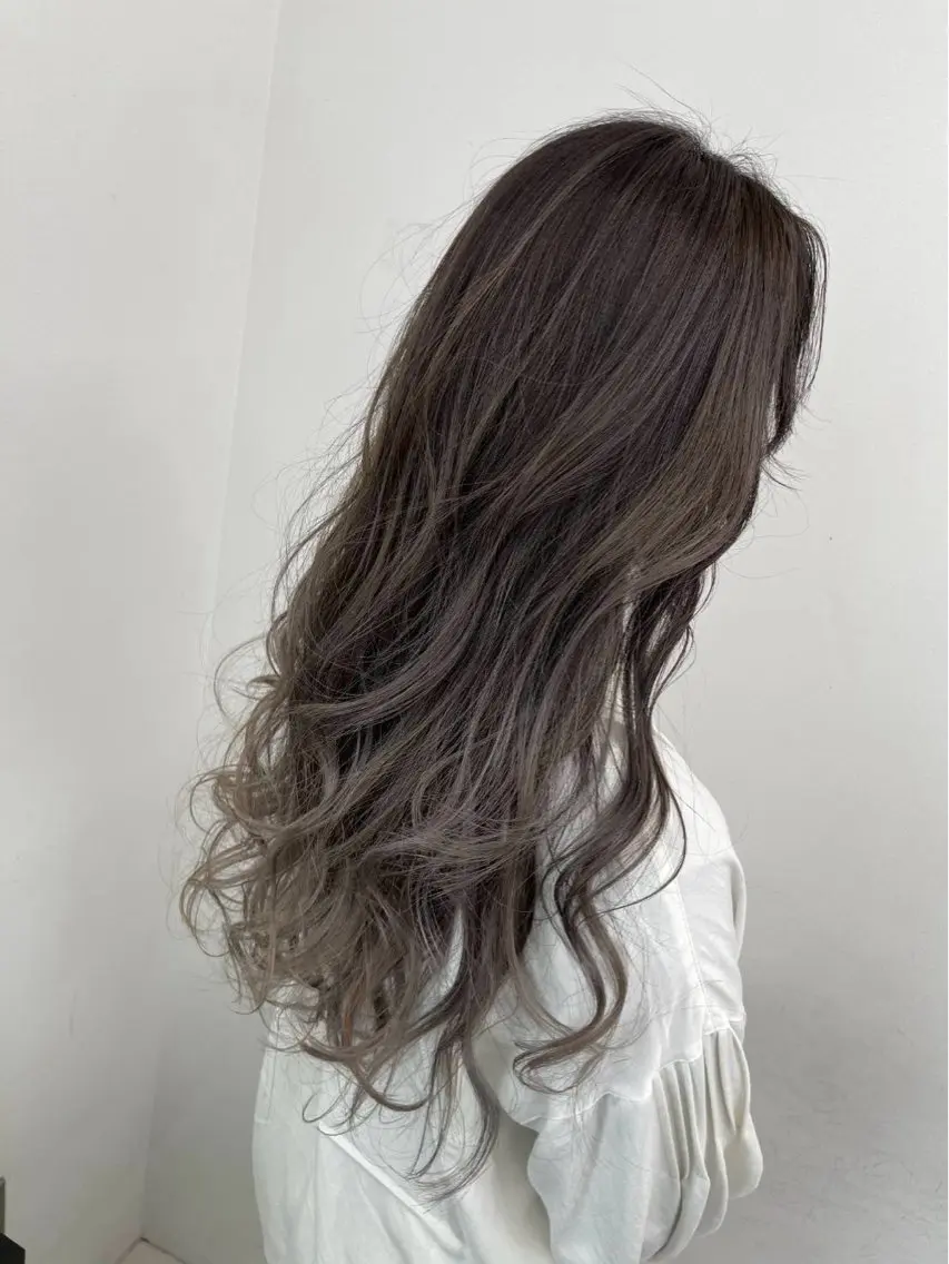 セミロング カット ヘアカラー トリートメント Cielo by Siestaのヘアスタイル