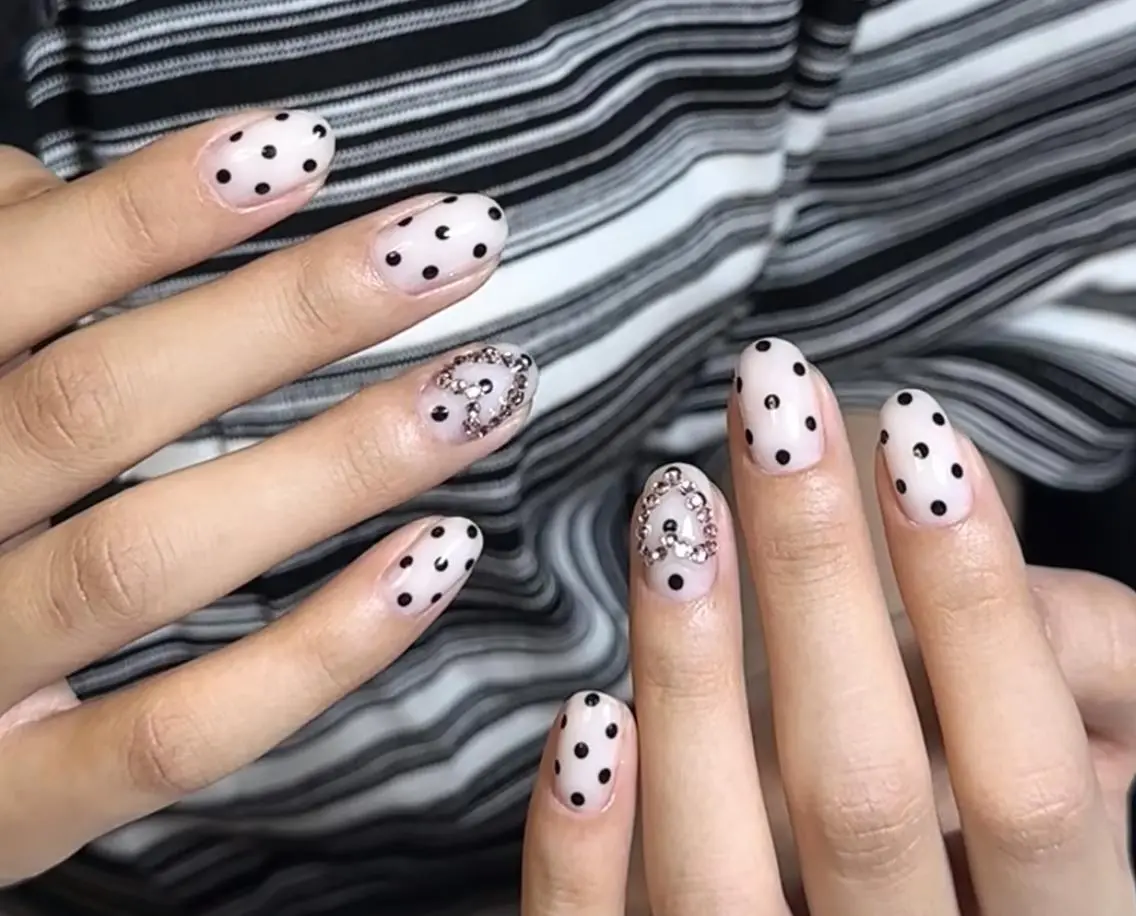ネイル ハンドネイル 🎀 Ayaka_nailのネイルデザイン