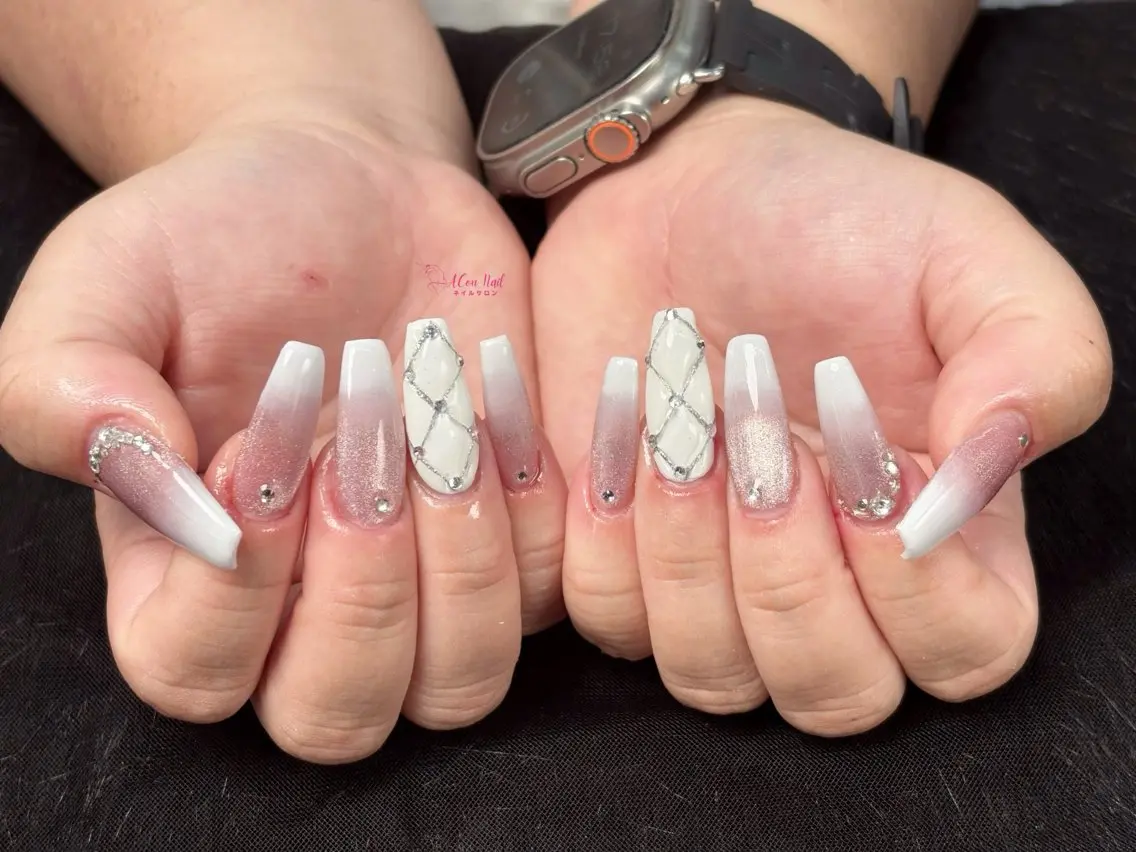 ネイル 桜ネイル 長さ出し フラワーネイル フレンチネイル ジェルネイル ハンドネイル ACon NailSalonのネイルデザイン