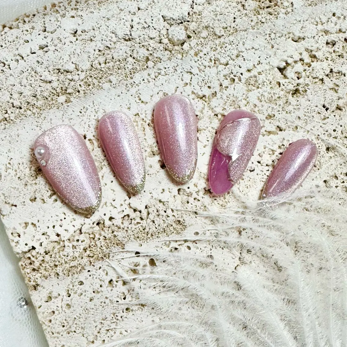 ネイル マグネットネイル バレンタイン nail salon Feerieのネイルデザイン
