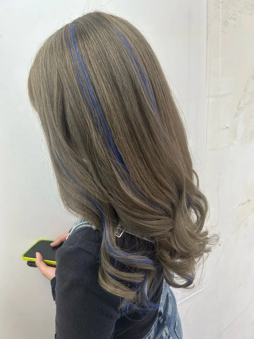 ロング カラー ヘアアレンジ シールエクステ バレイヤージュ グレージュ ハイライトカラー メッシュ レイヤー/エクステ alpha下妻のヘアスタイル