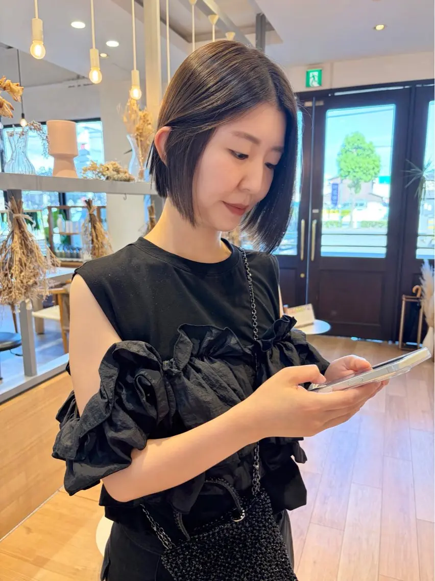 ショート カラー 透明感カラー グレージュ ボブ 吉原 由菜のヘアスタイル