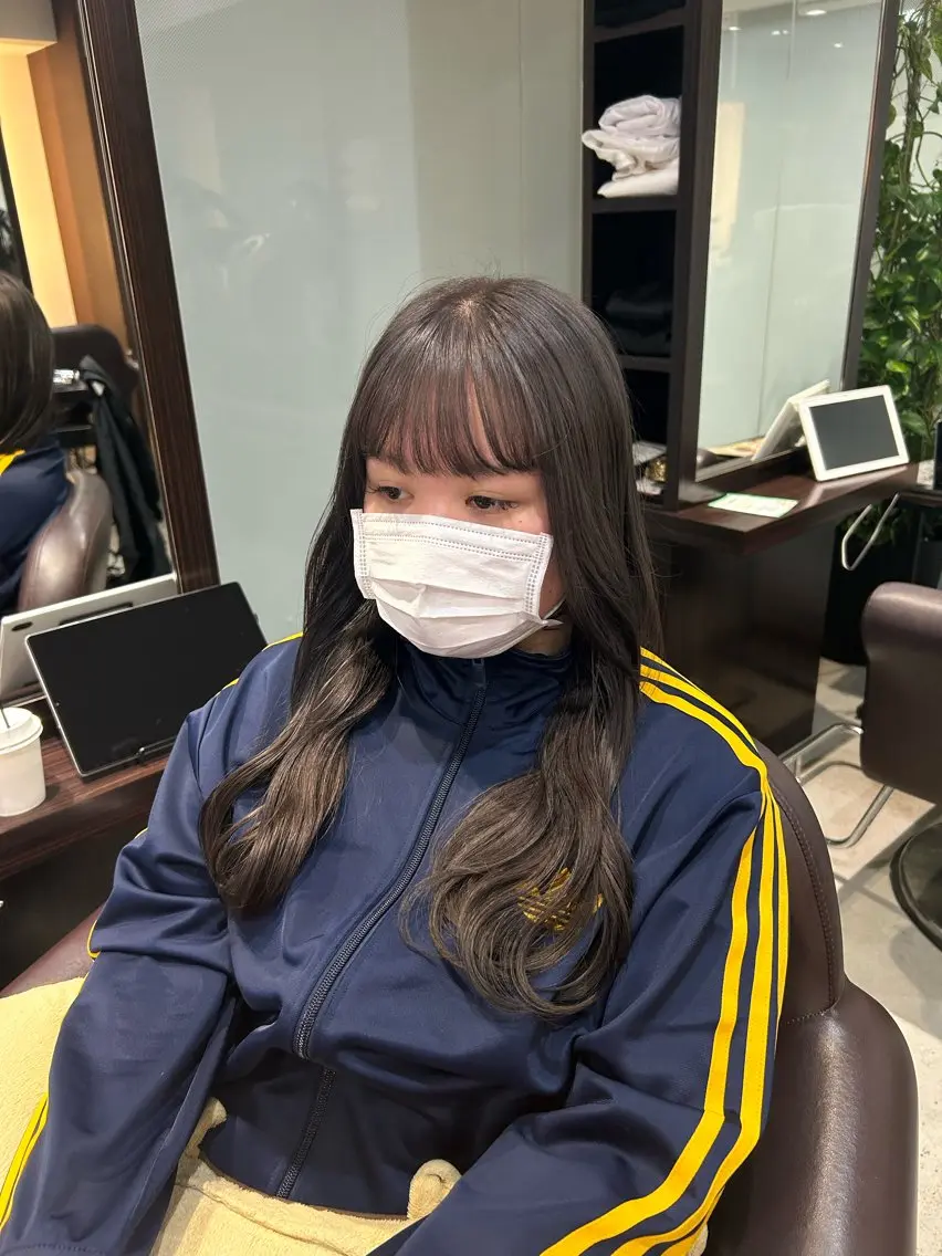 ロング カラー グレージュ オリーブグレージュ オリーブグレー 坂本奈都美/Jr.s 🎀のヘアスタイル