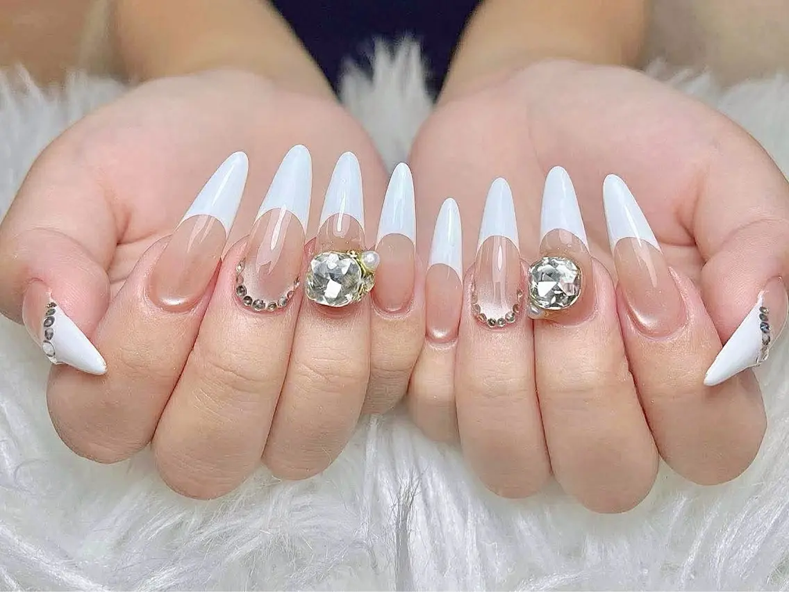 ネイル アートネイル ボルドー フレンチネイル ジェルネイル 氷ネイル・うるうるネイル ハンドネイル Yuki Nailsalonのネイルデザイン
