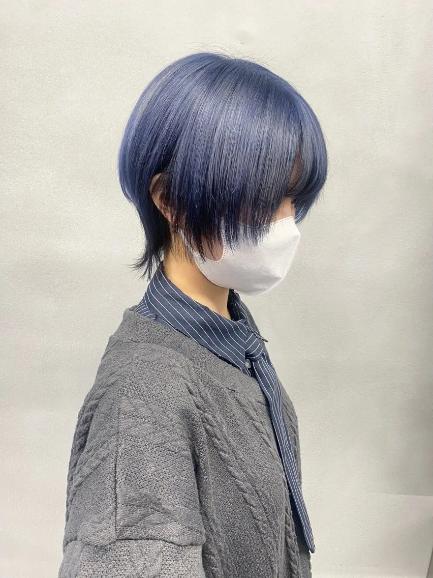 ショート カラー ブリーチ ブルーカラー デザインカラー イヤリングカラー インナーカラー 柏 デザインカラー/ レイヤー🐣シオリのヘアスタイル