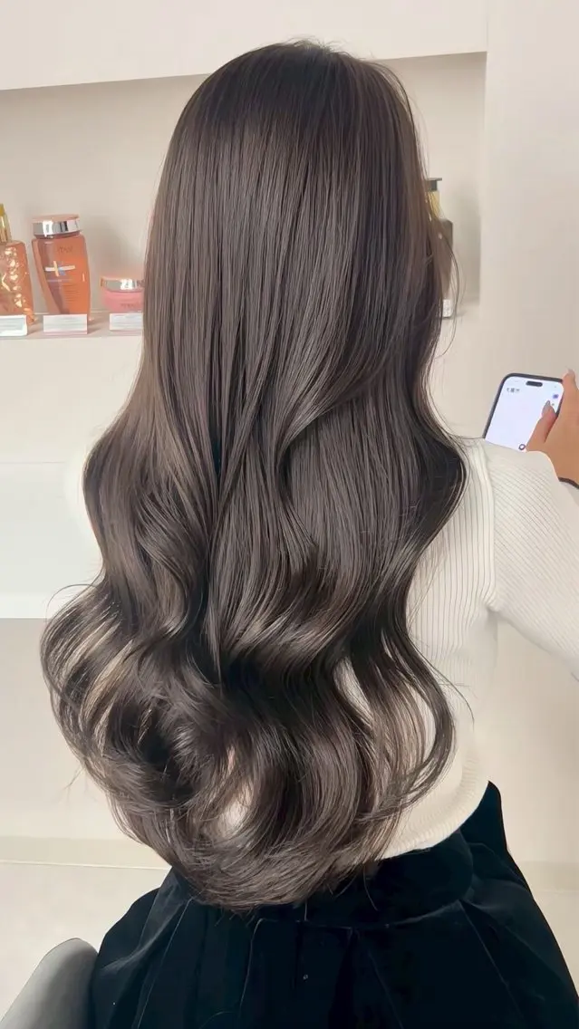 ロング モリシタ チョウのヘアスタイル