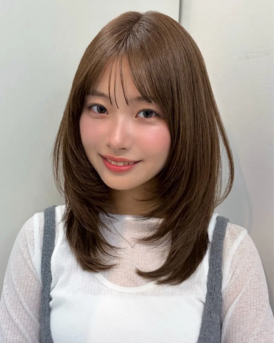 ミディアム カラー ミディアムレイヤー レイヤーカット カット ヘアカラー トリートメント カットモデル募集中 🤍harunaのヘアスタイル