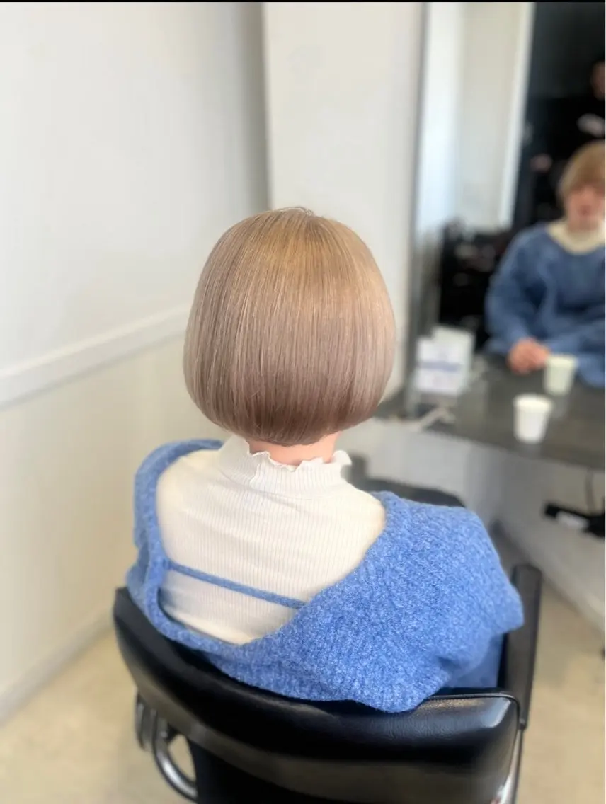 ショート カラー ブリーチ 透明感カラー ブリーチなしカラー 髪質改善 トリートメント 【ただの天才 🎨】のヘアスタイル